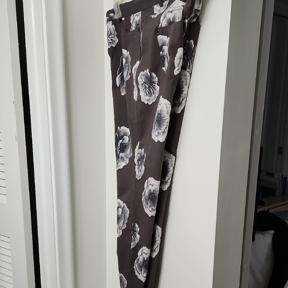 Jules & Leopold Gray and White Straight Leg Pants